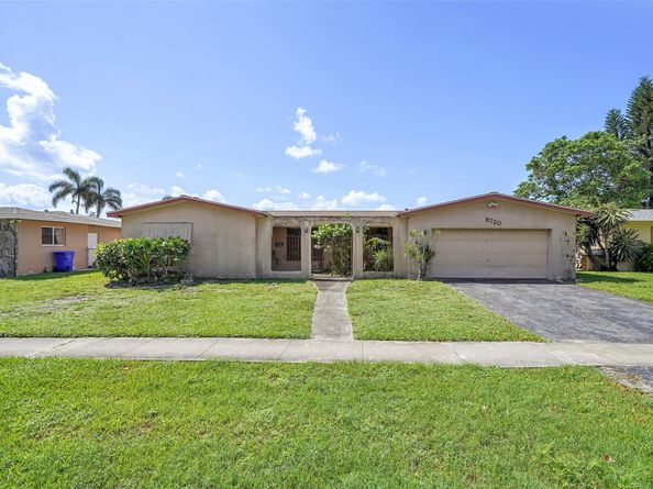 8720 Pasadena Blvd, Pembroke Pines FL 33024