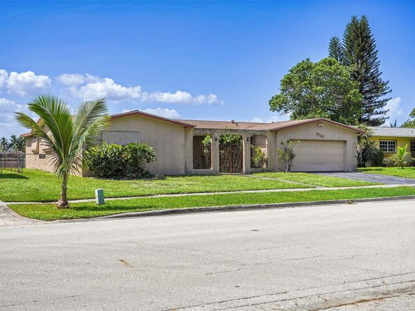 8720 Pasadena Blvd, Pembroke Pines FL 33024