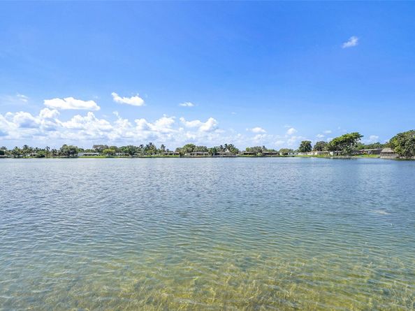 8720 Pasadena Blvd, Pembroke Pines FL 33024