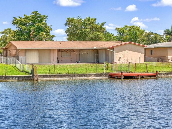 8720 Pasadena Blvd, Pembroke Pines FL 33024