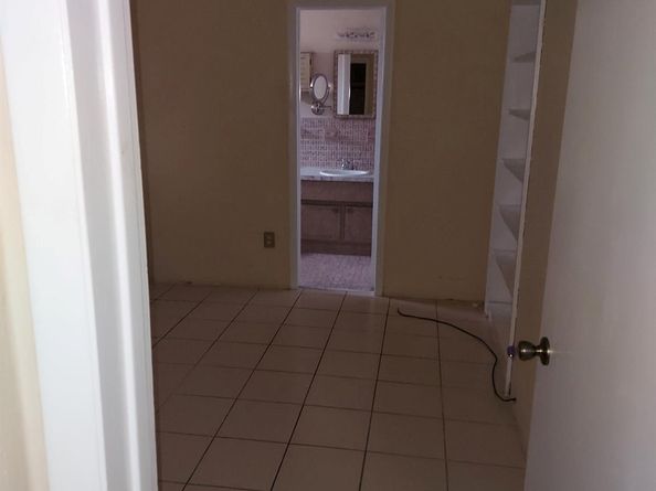 1011 NW 45th Ct, Fort Lauderdale FL 33309