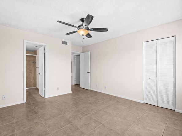 432 Pine Glen Lane C2, Greenacres FL 33463