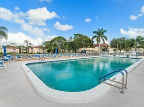 432 Pine Glen Lane C2, Greenacres FL 33463