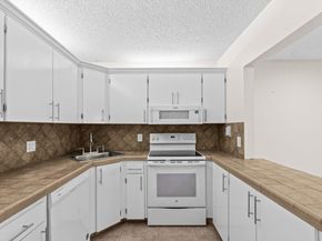 432 Pine Glen Lane C2, Greenacres FL 33463