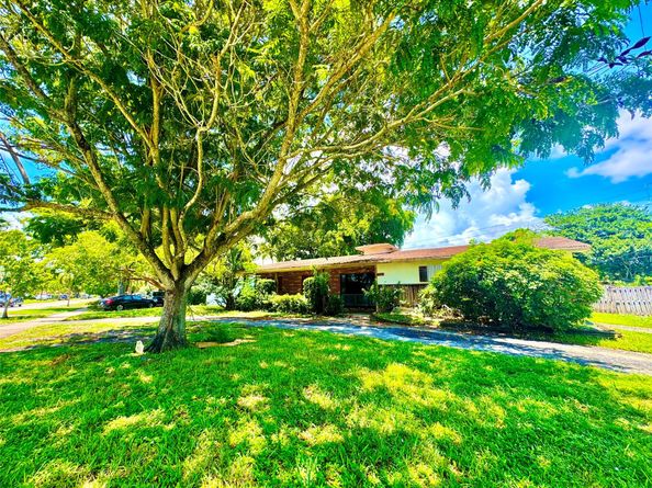 4801 Tyler St, Hollywood FL 33021