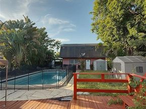 2327 Polk St, Hollywood FL 33020