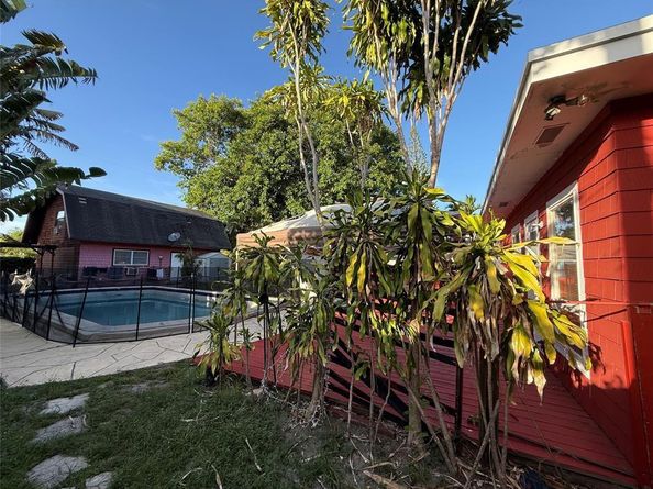 2327 Polk St, Hollywood FL 33020