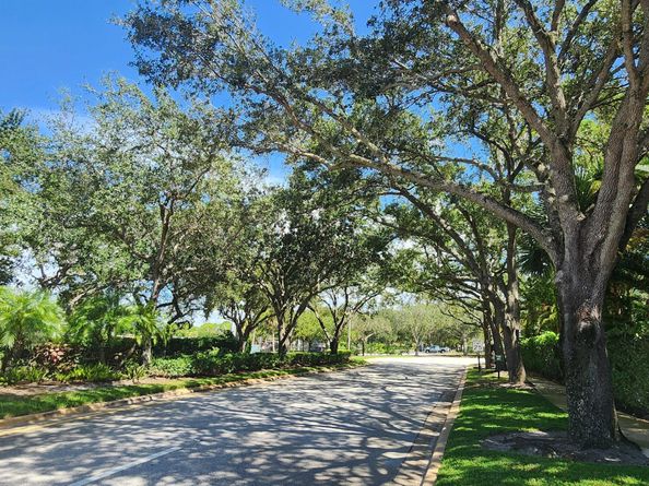 9056 Green Meadows Way, Palm Beach Gardens FL 33418