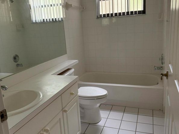 3236 Jog Park Drive, Greenacres FL 33467
