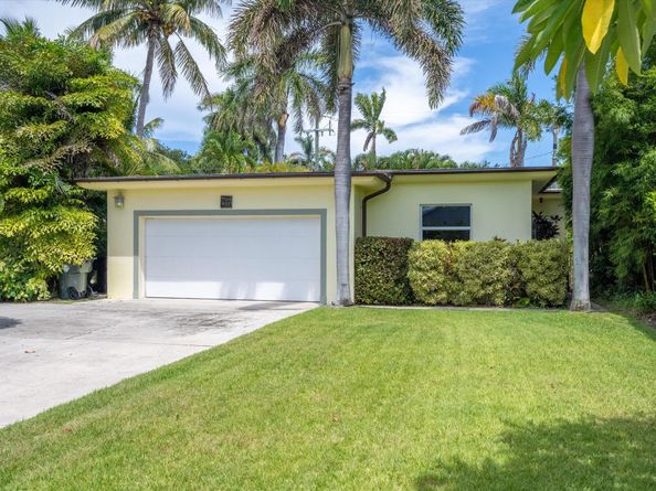 632 N Lakeside Drive, Lake Worth Beach FL 33460