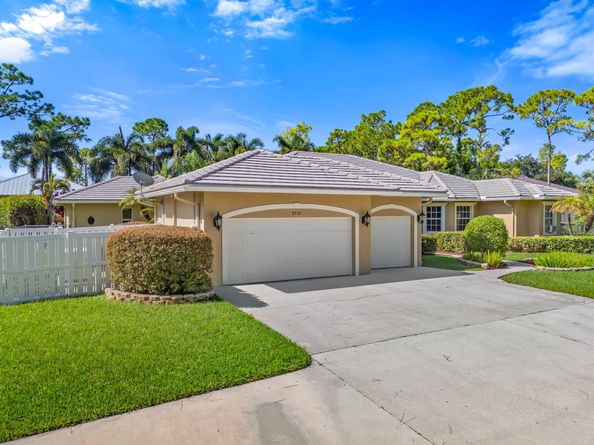 8732 Rodeo Drive, Lake Worth FL 33467