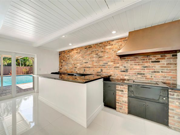 2524 NE 26th Terrace, Fort Lauderdale FL 33305