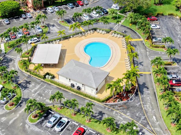 393 Mansfield J 393, Boca Raton FL 33434