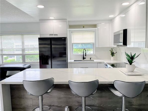 393 Mansfield J 393, Boca Raton FL 33434