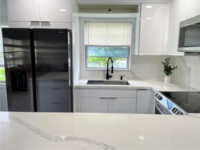 393 Mansfield J 393, Boca Raton FL 33434