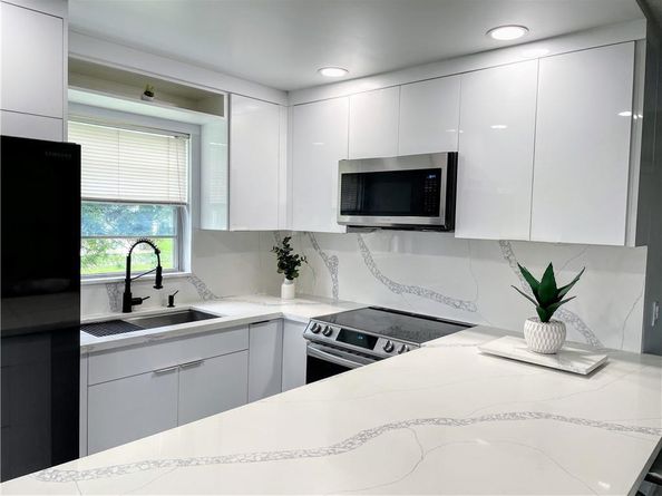 393 Mansfield J 393, Boca Raton FL 33434