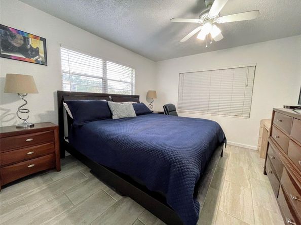 393 Mansfield J 393, Boca Raton FL 33434