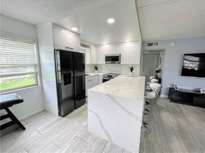 393 Mansfield J 393, Boca Raton FL 33434
