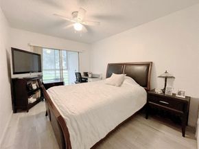 393 Mansfield J 393, Boca Raton FL 33434