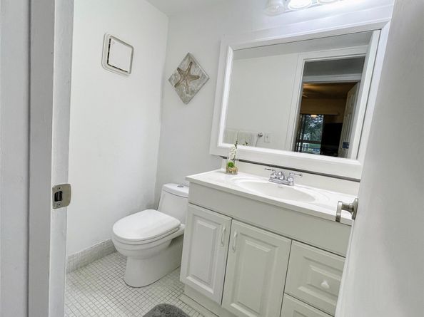 393 Mansfield J 393, Boca Raton FL 33434