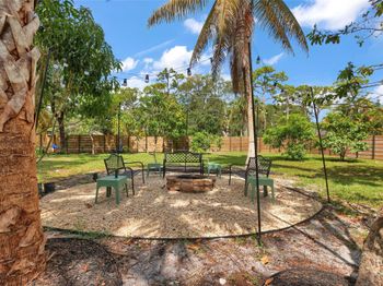2054 SW 30th Ter