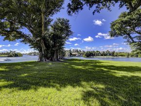 372 Golfview Road 403, North Palm Beach FL 33408