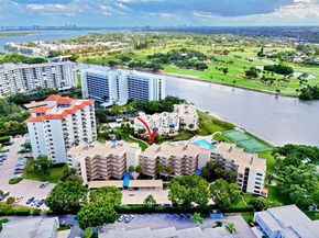 372 Golfview Road 403, North Palm Beach FL 33408