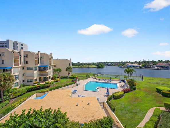372 Golfview Road 403, North Palm Beach FL 33408