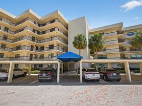 372 Golfview Road 403, North Palm Beach FL 33408