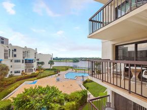 372 Golfview Road 403, North Palm Beach FL 33408