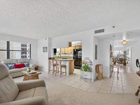 372 Golfview Road 403, North Palm Beach FL 33408