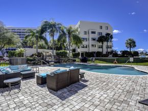 372 Golfview Road 403, North Palm Beach FL 33408