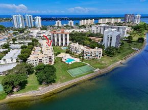 372 Golfview Road 403, North Palm Beach FL 33408