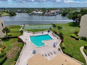 372 Golfview Road 403, North Palm Beach FL 33408