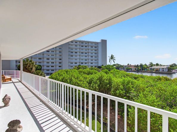 3210 S Ocean Boulevard 301, Highland Beach FL 33487