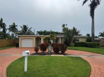 2250 NE 4th Court