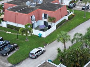 1425 Oxford Lane, Boynton Beach FL 33426