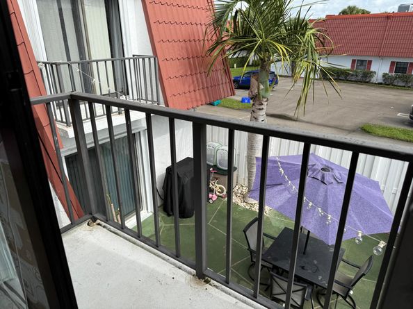 1425 Oxford Lane, Boynton Beach FL 33426