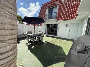 1425 Oxford Lane, Boynton Beach FL 33426