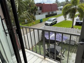 1425 Oxford Lane, Boynton Beach FL 33426