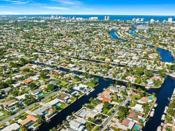 331 SE 9th Ct, Pompano Beach FL 33060
