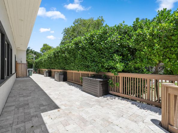 1030 Rhodes Villa Avenue, Delray Beach FL 33483