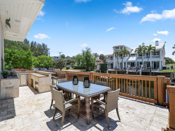 1030 Rhodes Villa Avenue, Delray Beach FL 33483