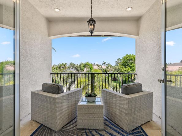 1030 Rhodes Villa Avenue, Delray Beach FL 33483