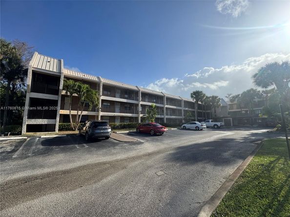 8715 Shadow Wood Boulevard 211, Coral Springs FL 33071