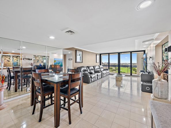 2400 Presidential Way 1204, West Palm Beach FL 33401