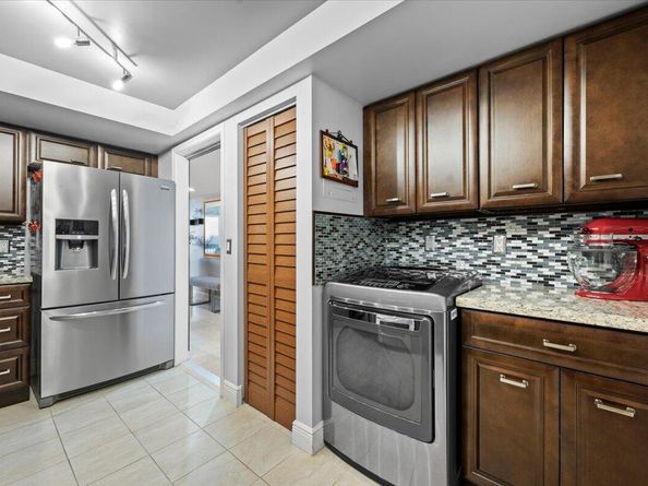 2400 Presidential Way 1204, West Palm Beach FL 33401