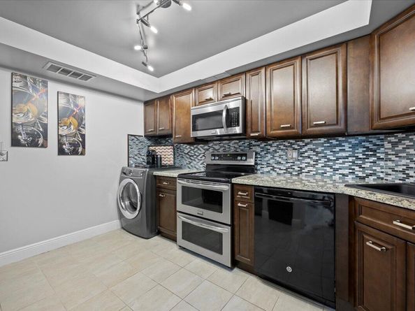 2400 Presidential Way 1204, West Palm Beach FL 33401