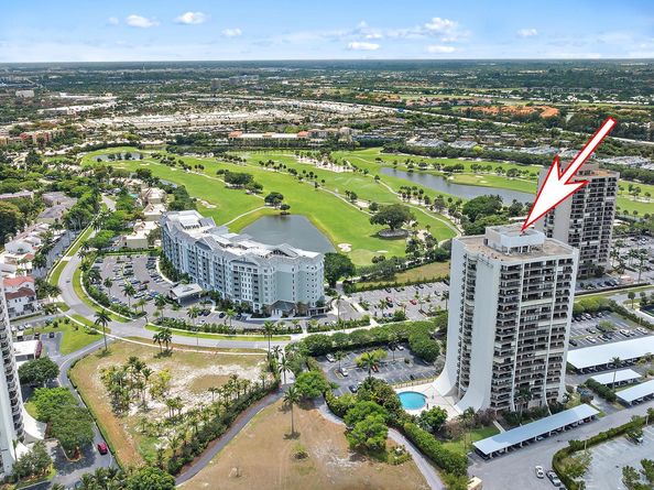 2400 Presidential Way 1204, West Palm Beach FL 33401