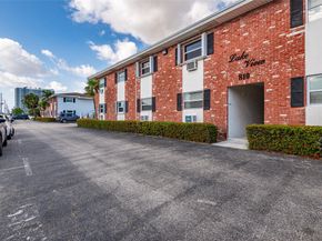 810 Lake Shore Dr 25, West Palm Beach FL 33403